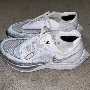 NIKE VAPORFLY 2/ WOMENS SZ 8/ MENS SZ 6.5